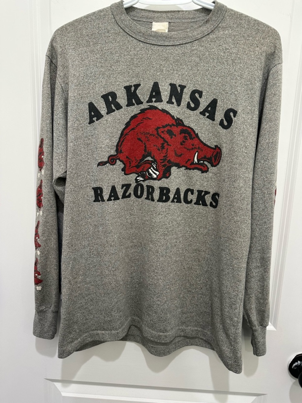 Arkansas Razorbacks Men's Gray Long-Sleeve Crewneck Tshirt SZ M